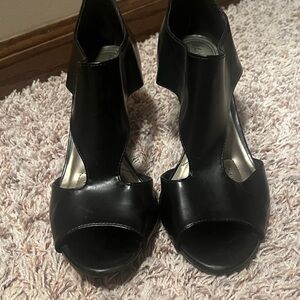 Dexflex Comfort Black Peep-Toe Heels